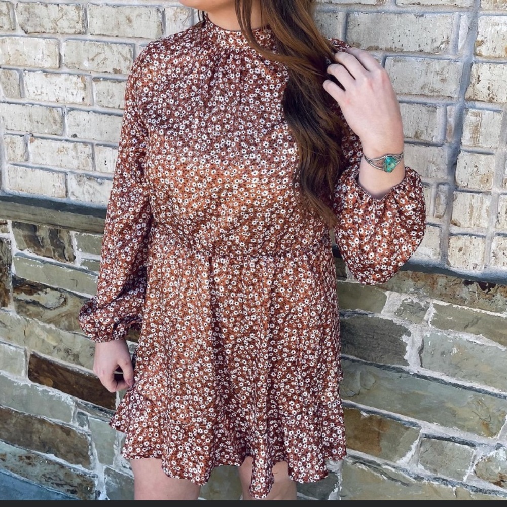 Silk like material dress with keyhole back that ties